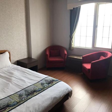 Red Roof B&B Цзиньху Экстерьер фото