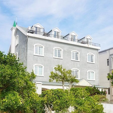 Red Roof B&B Цзиньху Экстерьер фото