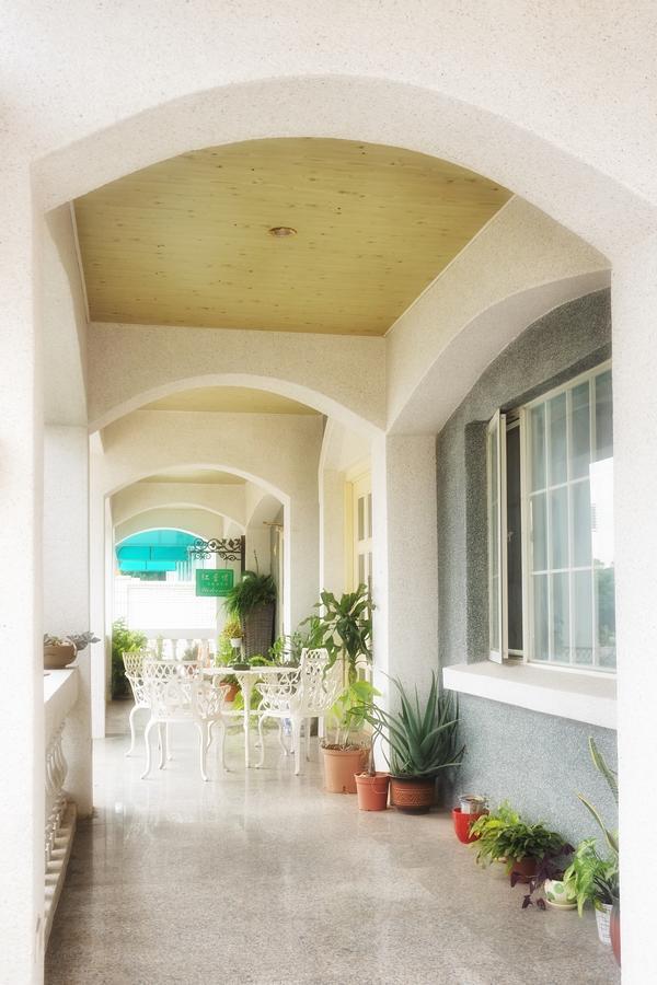 Red Roof B&B Цзиньху Экстерьер фото