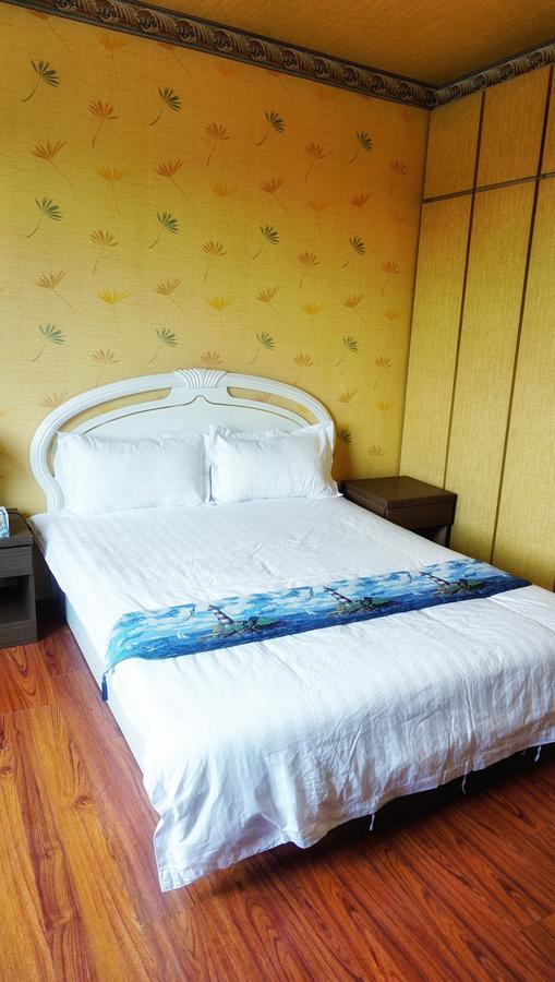 Red Roof B&B Цзиньху Экстерьер фото