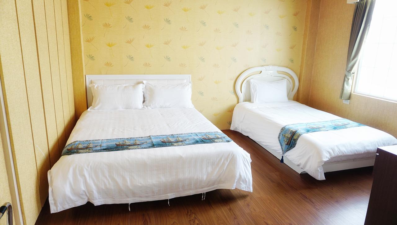 Red Roof B&B Цзиньху Экстерьер фото