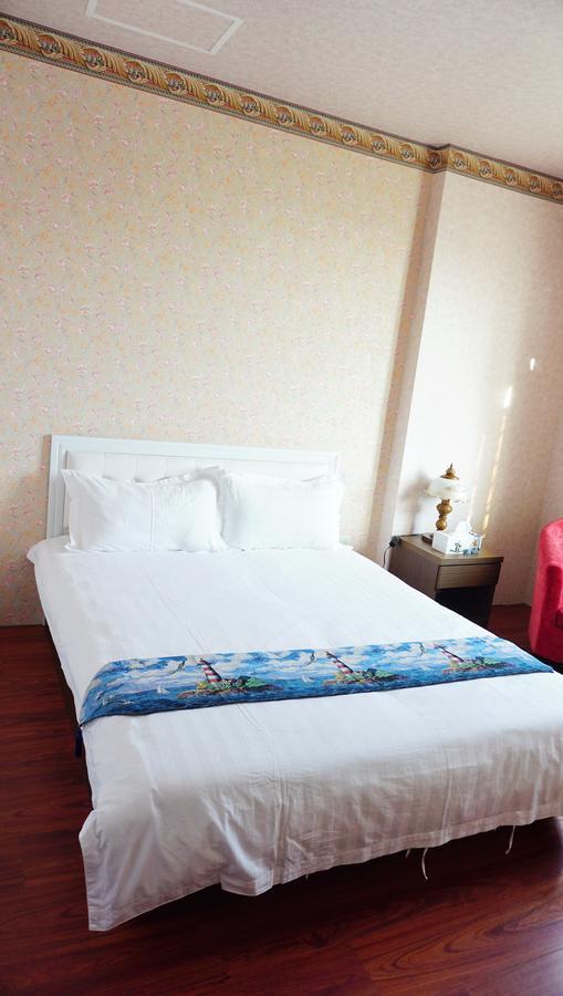 Red Roof B&B Цзиньху Экстерьер фото