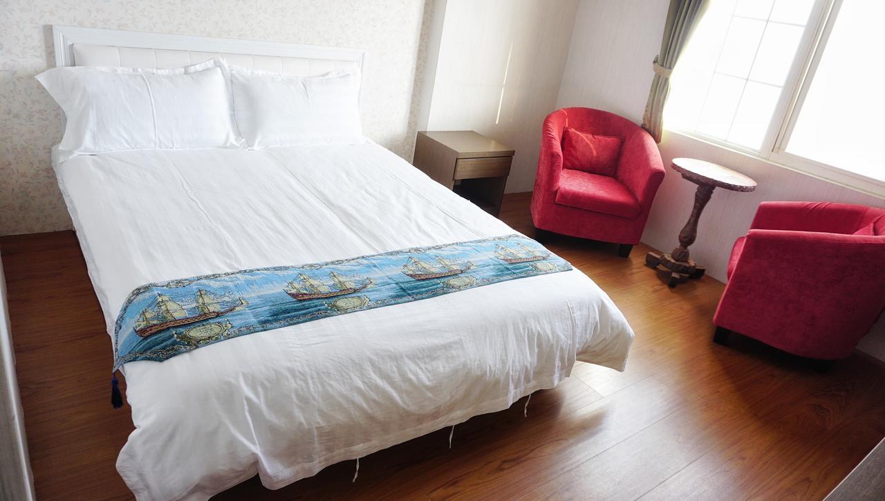Red Roof B&B Цзиньху Экстерьер фото